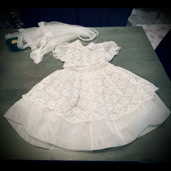 VINTAGE 1960s puffy tulle LACE holy communion dress w/ Slip & Veil! PERFECT VINTAGE 1960s puffy tulle LACE holy communion dress w/ Slip & Veil! PERFECT